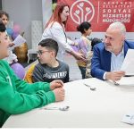 Menemen’de özel çocukların karne sevinci yürekleri ısıttı