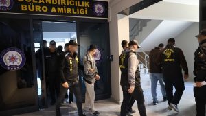 Mersin’de paravan şirketler üzerinden dolandırıcılığa 10 tutuklama