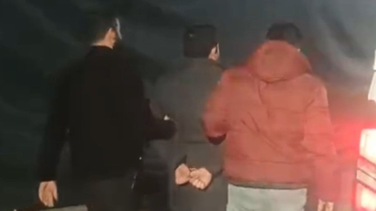 Mersin’de trafikte sopalı tehditler savuran sürücü tutuklandı