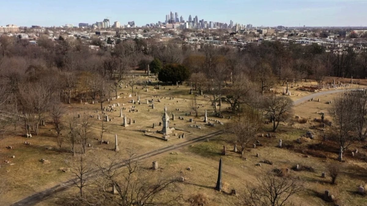 Mezarları tahrip etmekle suçlanan adamın evinde yüzden fazla kafatası bulundu