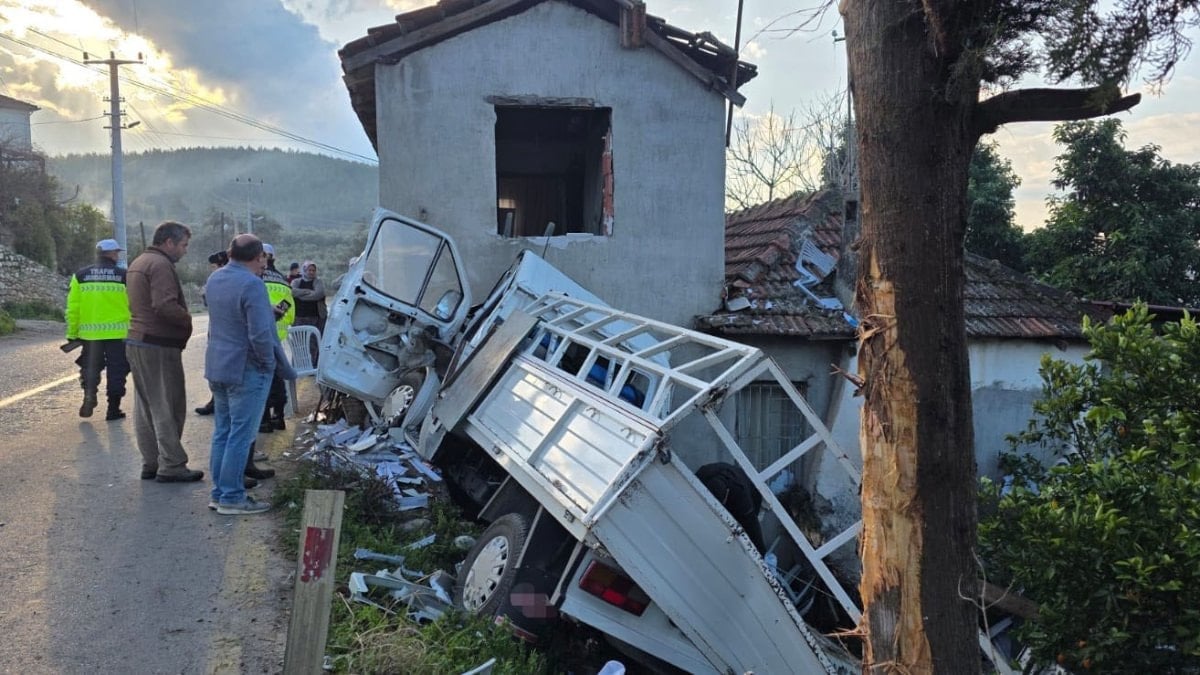 Muğla’da kontrolden çıkan kamyonet eve çarptı: 1 ölü