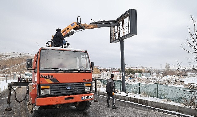 Nevşehir’de Sahipsiz Totem ve Levhalar Kaldırılıyor