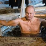 Putin’in buzlu su dalışı sosyal medyada gündem oldu