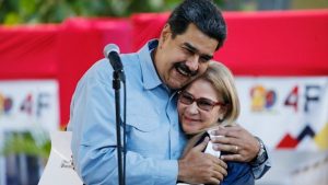 Sadece “first lady” değil; Maduro’nun eşi bakın kimmiş…