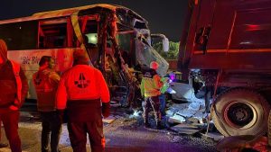 Sakarya TEM Otoyolu’nda yaşanan zincirleme kazada 1 kişi hayatını kaybetti