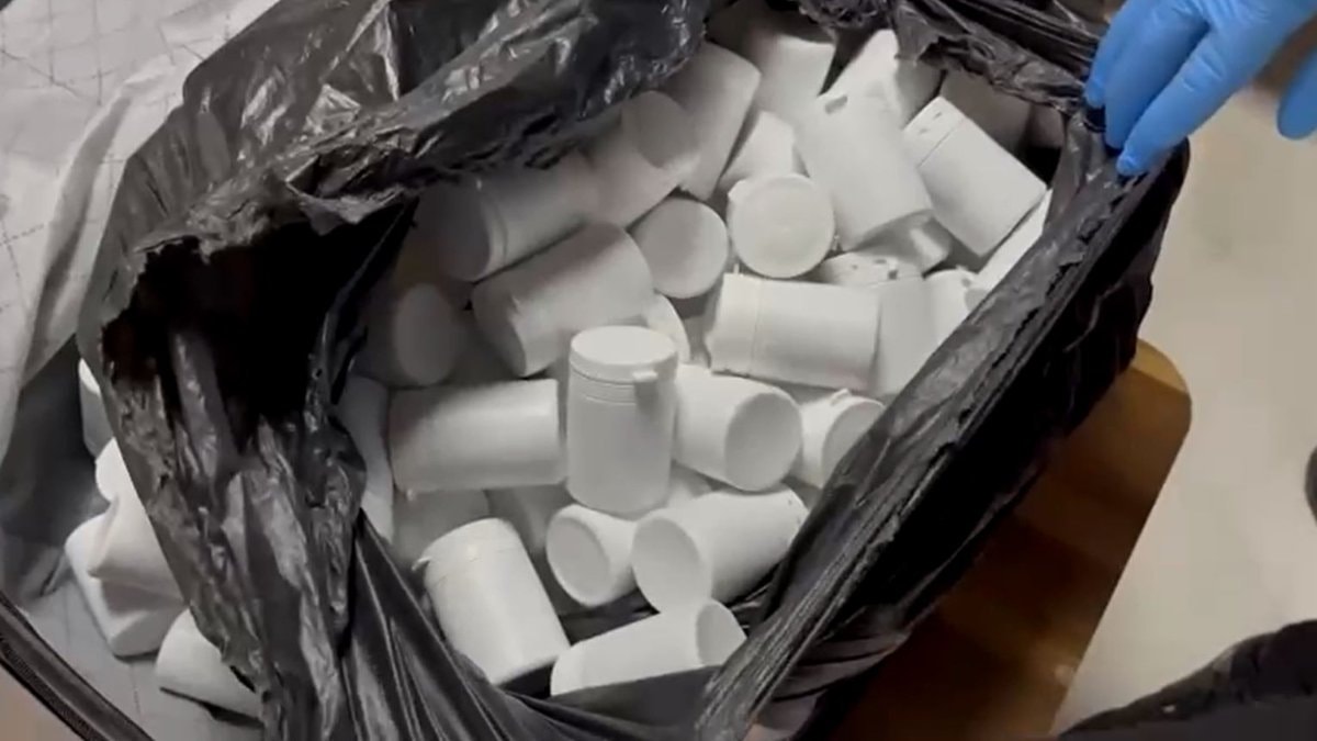 Samsun’da bir evde 18 bin 900 sentetik hap ele geçirildi