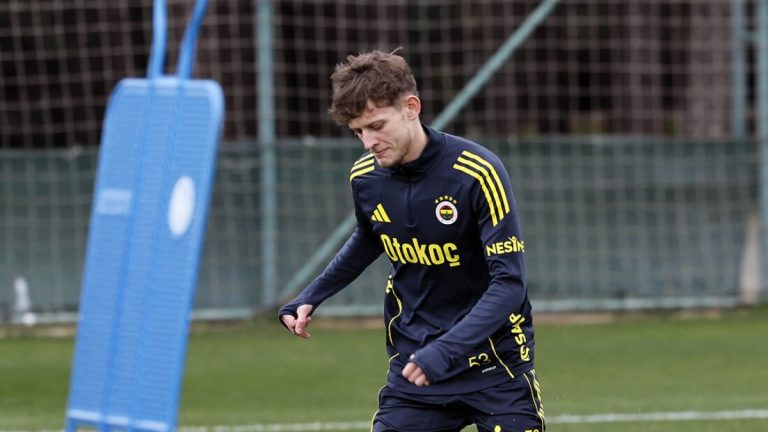 Sebastian Szymanski, Fenerbahçe’ye veda etti