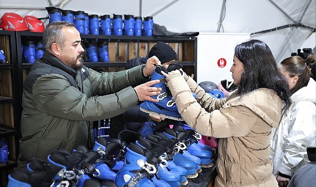 Sömestir Eğlencesinin Adresi Ahmet Çalık Buz Pateni Pisti Oldu
