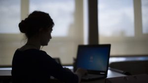 Sözleşmeli personele doğum sonrası ‘yarım zamanlı çalışma’ hakkı