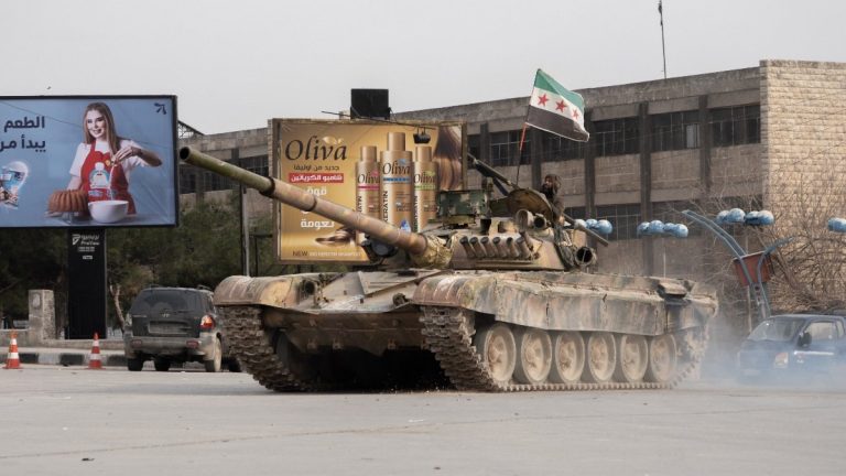 Suriye Ordusu terör örgütü mevzilerine girmeye başladı: Eşrefiye’de çatışmalar şiddetlendi