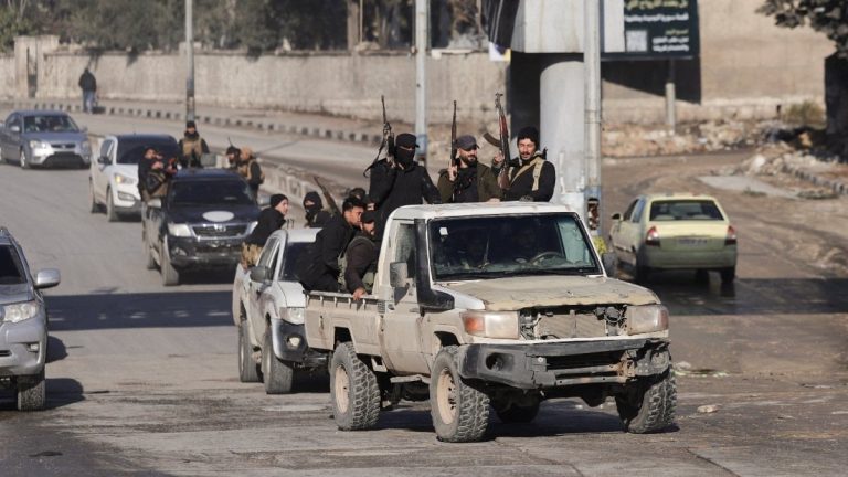 Suriye ordusu: YPG/SDG’nin herhangi bir eylemi sert karşılık bulacak