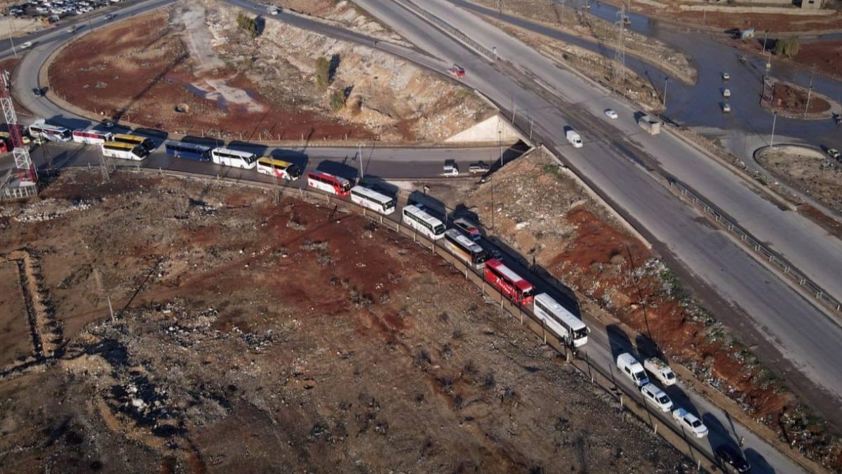 Suriye terörden temizleniyor: Afrinliler evlerine dönmeye başladı