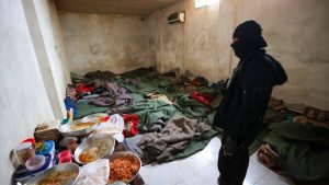 Tabka’daki SDG hapishanesi görüntülendi