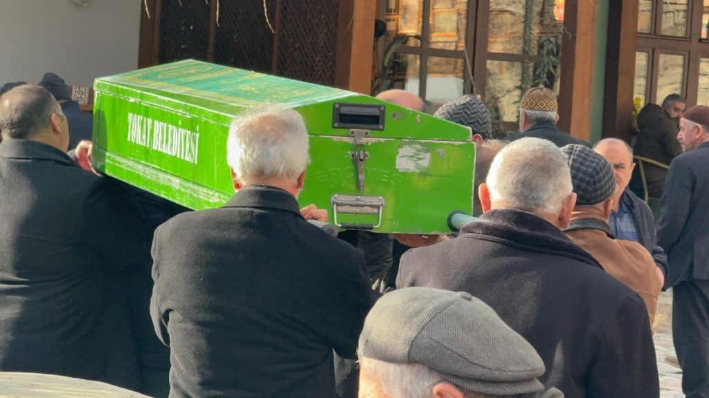 Tokat’ta kan donduran baba cinayeti: Son yolculuğuna uğurlandı