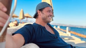 Tolga Sarıtaş babalığı sevdi! Minik Ali’nin yeni karesini paylaştı