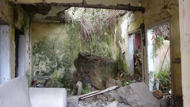 Trabzon’da kaya düşmesi riski altındaki mahalleye ‘3 boyutlu’ müdahale