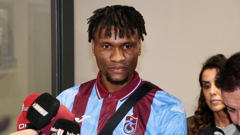 Trabzonspor’un 201. yabancı futbolcusu Chibuike Nwaiwu oldu