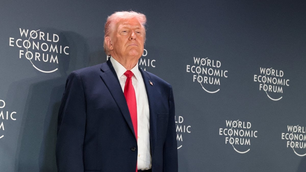 Trump, ABD’nin Grönland planına karşı çıkan ülkelere getirdiği ek vergiden vazgeçti