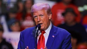 Trump: NATO’yu güney sınırımızdaki kaçak göçmenlerden korumaya zorlamalıydık