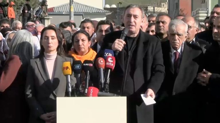 Tuncer Bakırhan’dan Devlet Bahçeli’ye: Sen kuru temizlemeci misin