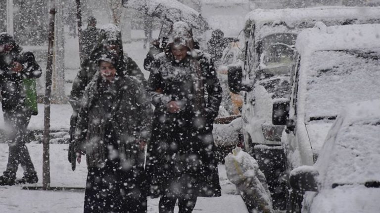 Türkiye dondurucu soğukların etkisinden çıkmıyor: Yağışlar devam edecek