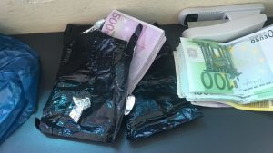 Türkiye yolundaki tırlar Bulgar’a takıldı: 85 bin euro ve 426 gram altın ele geçirildi