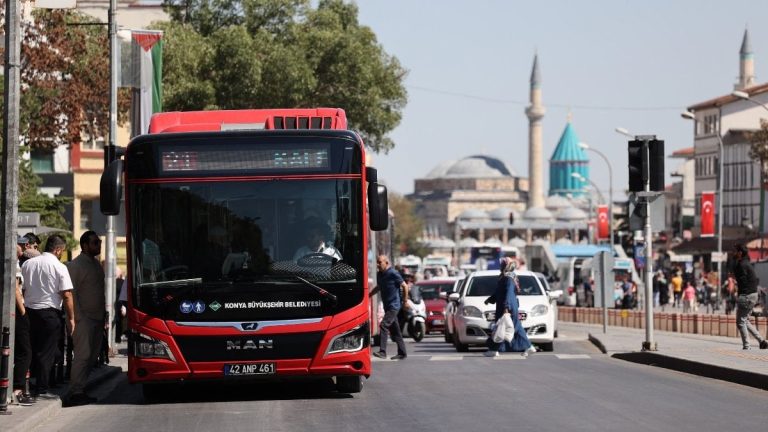 Uğur İbrahim Altay: Türkiye’nin en ucuz öğrenci ulaşımı Konya’da