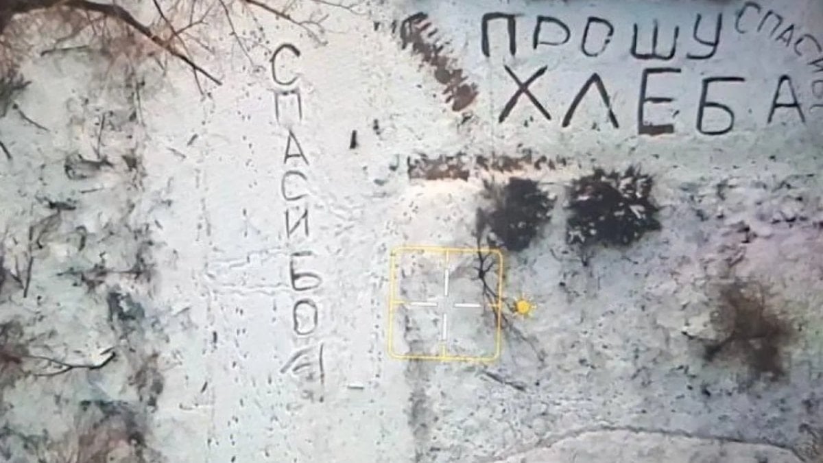 Ukrayna drone’u karşılaştığı zor durumdaki kadına yiyecek taşıdı