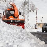 Van ve Bitlis’te kardan kapanan yollar açıldı