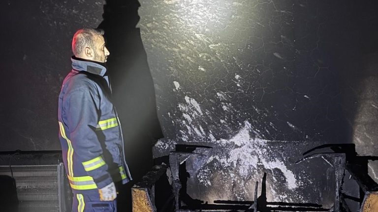 Van’da yangında bir ev kül oldu