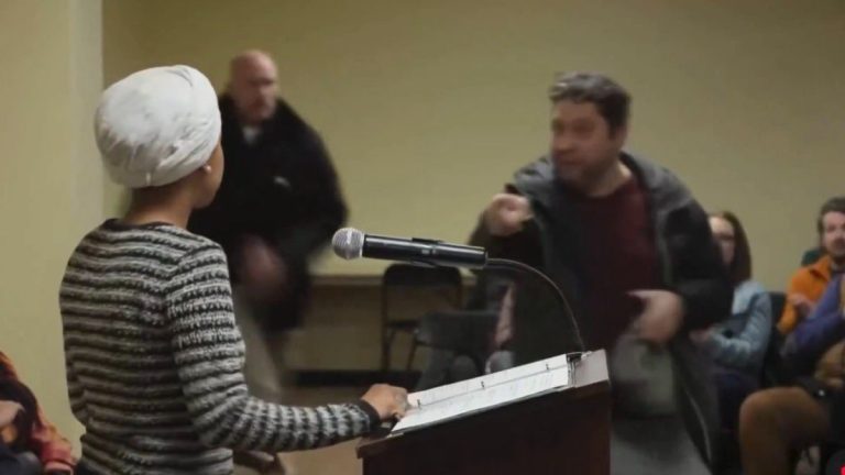 ABD’de Müslüman kadın kongre üyesine şırıngalı saldırı