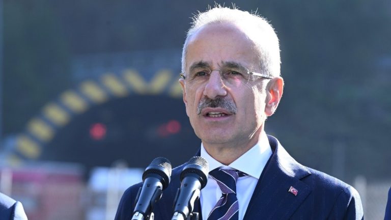 Abdulkadir Uraloğlu: Kırkdilim Geçişi’ndeki 3 çift tüp tünelde sona yaklaştık