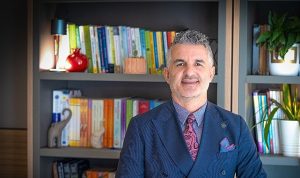 Acıbadem Üniversitesi Beslenme ve Diyetetik Bölümü Başkanı Prof. Dr. Murat Baş, Bitter Çikolata İle İlgili Yeni Araştırmayı Yorumladı: “Bitter Çikolata Yaşlanmayı Yavaşlatıyor, Ancak Bilinçli Tüketilmeli”