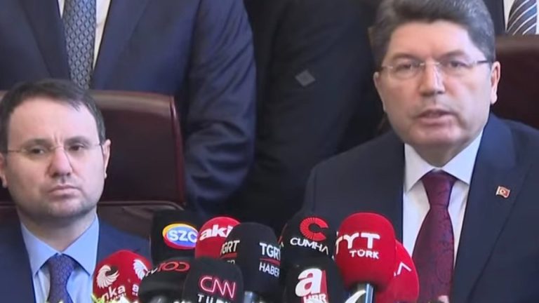 Adalet Bakanlığı’nda devir teslim töreni gerçekleştiriliyor