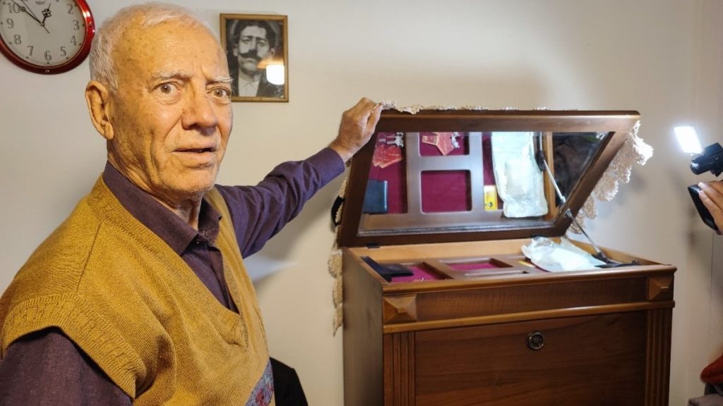 Adana’da engelli adamın 1 kilo altınını çaldılar