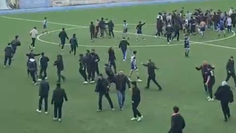 Adana’da liseler arası maçta kavga