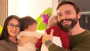 Ahmet Kural küçük oğlu Demir’in yüzünü gösterdi