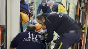 Aksaray’da sevgilisi ile tartışıp cama yumruk attı: Ağır yaralandı