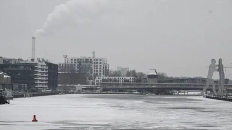 Almanya’da dondurucu soğuklar: Bakan Wadephul’un ziyaretleri aksadı