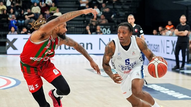 Anadolu Efes, Karşıyaka’yı mağlup etti
