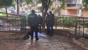 Antalya evine doğru giderken düşüp hayatını kaybetti