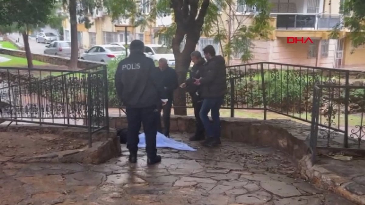 Antalya evine doğru giderken düşüp hayatını kaybetti