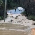 Antalya’da sağanak yağış köprüde zarara neden oldu