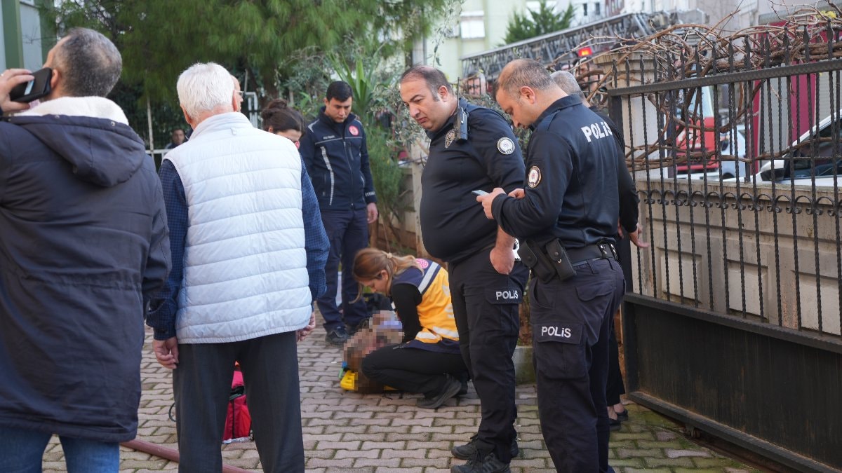 Antalya’da uyuduğu sırada yangın çıktı: Zile basan komşulara uyandı