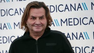 Armağan Çağlayan, Fatih Ürek’in cenazesine gelen bazı ünlüleri eleştirdi: Camide başı açık olmaz