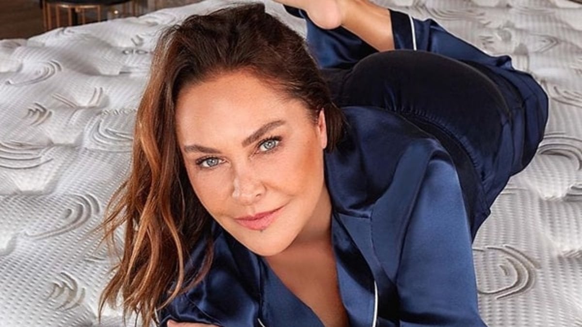 Aynı Yağmur Altında’nın yıldızı Hülya Avşar’ın gençlik kareleri