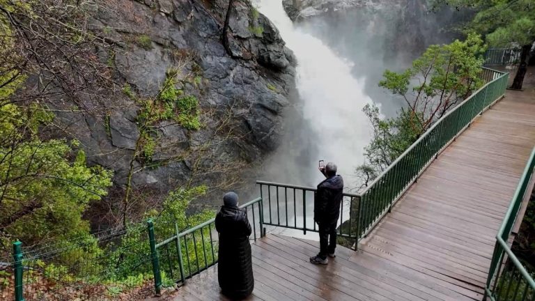 Balıkesir Sütüven Şelalesi yağışlarla birlikte Niagara’yı aratmadı
