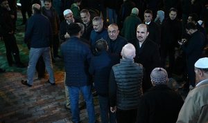 Başkan Altay ve Başkan Kavuş Konyalıların İlk Teravih Namazı Heyecanına Ortak Oldu