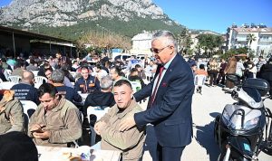 Başkan Yardımcısı Gül’den belediye personeline yemek