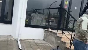 Bolu’da emlak ofisine silahlı saldırı: Lüks cip ve iş yeri kurşunların hedefi oldu